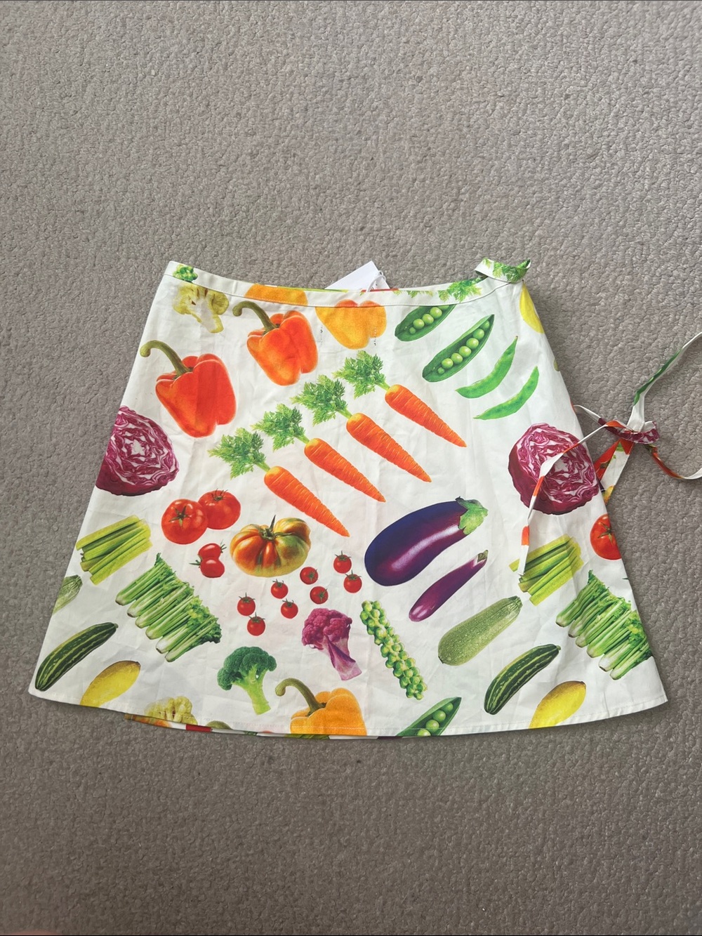 Lisa Says Gah Tyler Mcgillivary Farmers Market Vegetables Print Skirt AND top sm - Picture 9 of 12